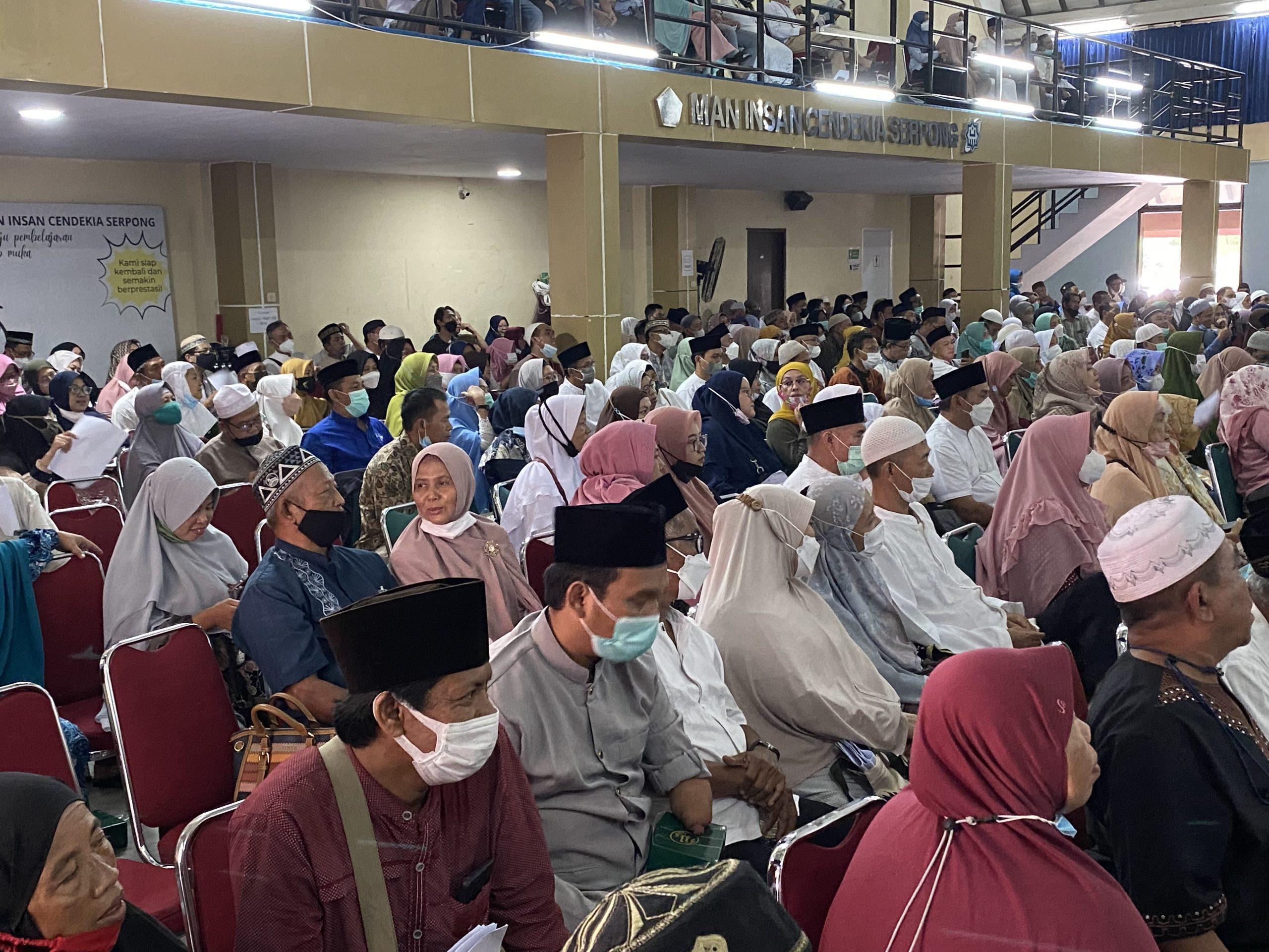 Sejumlah jamaah haji mengikuti manasik bimbingan haji yang diselenggerakan oleh Kemenag Tangsel, Minggu (22/5/2022)