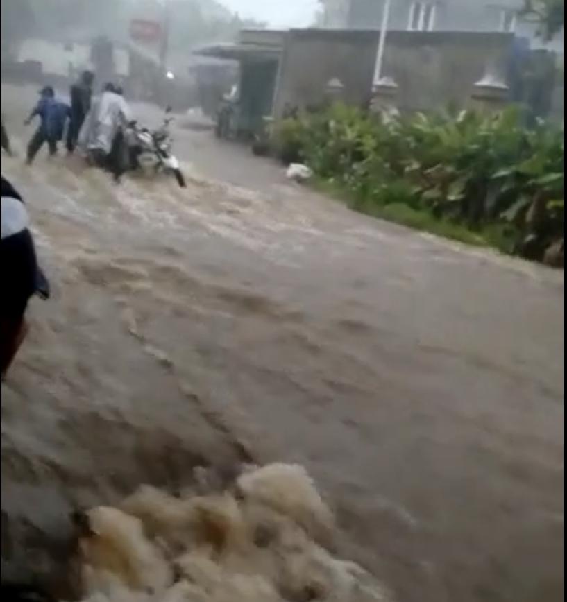 Diguyur Hujan Deras, Tangsel Dikepung Banjir - Tangsel Life