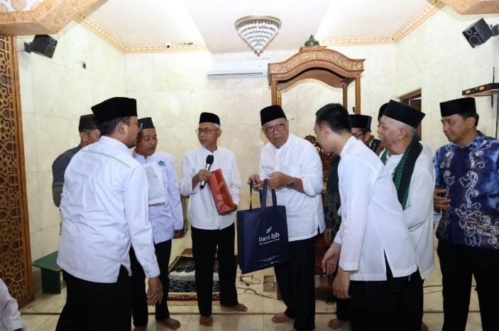 Walikota Tangsel Benyamin Davnie melaksanakan Safari Ramadan 1444 H