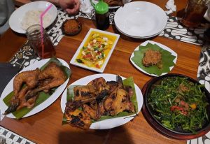 Tempat Makan Legendaris di Tangerang Ayam Bakar Pak Atok