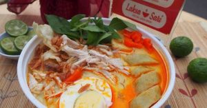 Tempat Makan Legendaris di Tangerang Laksa Sari
