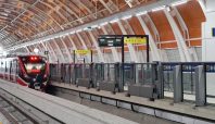 Apa saja fasilitas yang tersedia di Stasiun LRT Jabodebek dan MRT Jakarta?