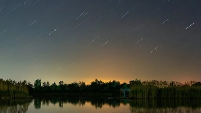 Ilustrasi puncak hujan meteor perseid