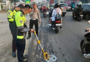 olah tkp kecelakaan di Jalan Raya Rawa Buntu Serpong yang menewaskan OH