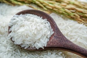 vecteezy asian rice in wooden spoon 3115104