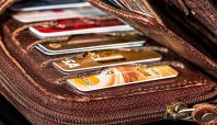 Tips menggunakan kartu kredit penting diketahui karena sangat bermanfaat guna mengelola keuangan.