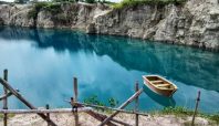 Telaga Biru Cisoka tempat wisata danau tiga warna