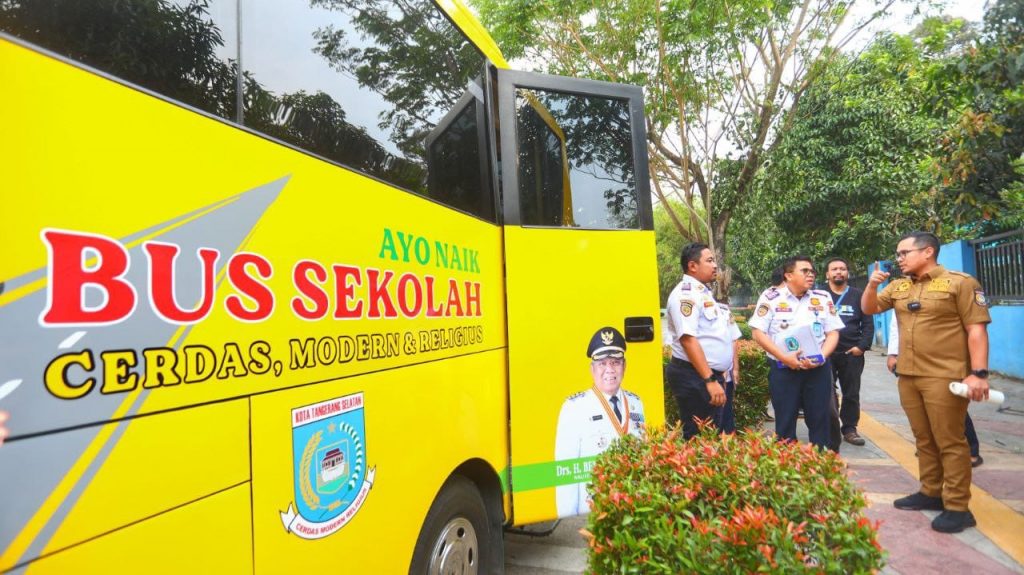 Bus sekolah tangsel