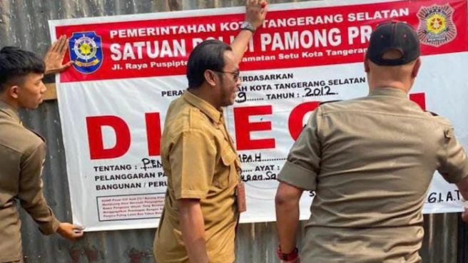 Satpol-PP segel TPA liar Tangsel