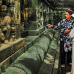 Kajian Lapangan Terbuka Naik Candi Borobudur