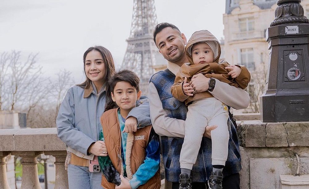 Raffi Ahmad dan keluarga liburan ke Paris