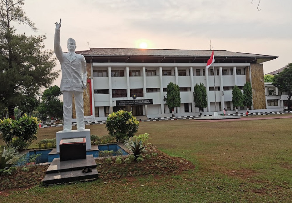 Sekolah kedinasan Gratis di Indonesia