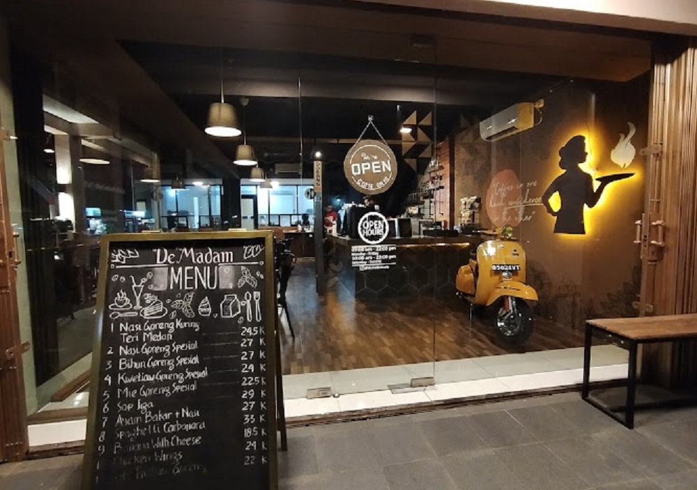 Cafe dekat alun-alun Pamulang