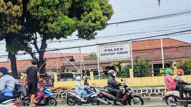 Pengeroyok polisi