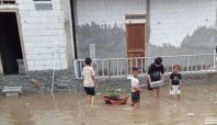 Ratusan rumah terendam banjir