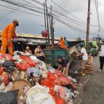 Petugas DLH Tangsel angkut 500 ton sampah