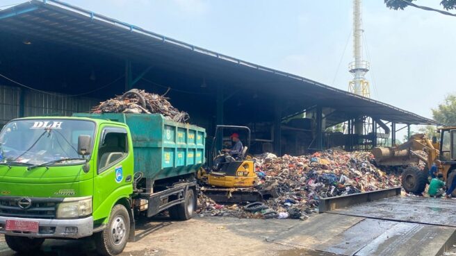 Tumpukan sampah di ITF Parigi Tangsel