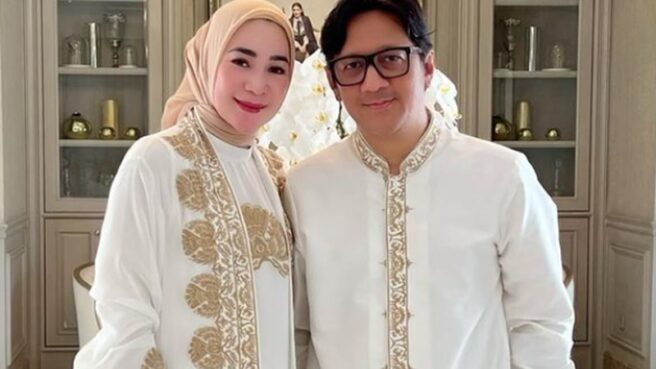 Andre Taulany dan istri