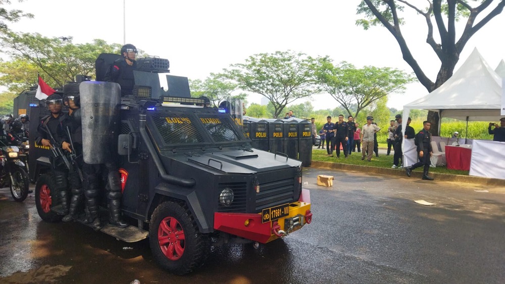 Polres Tangsel melakukan simulasi Sispamkota