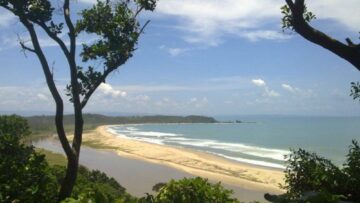 sawarna, pantai di Banten