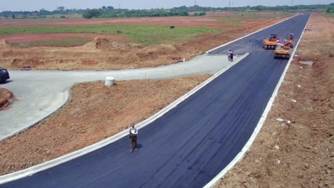 jalan aspal di BSD City terbuat sampah plastik