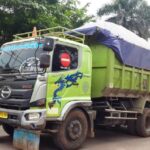 Pos pantau truk tanah di Kabupaten Tangerang