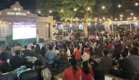 nobar Indonesia vs Jepang di kafe omblek