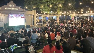 nobar Indonesia vs Jepang di kafe omblek