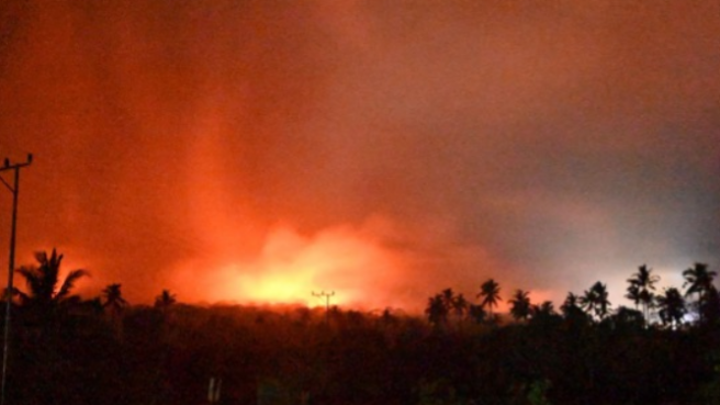 gunung lewotobi laki-laki erupsi