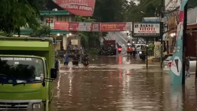 Hujan lebat di Tangsel 11 November 2024