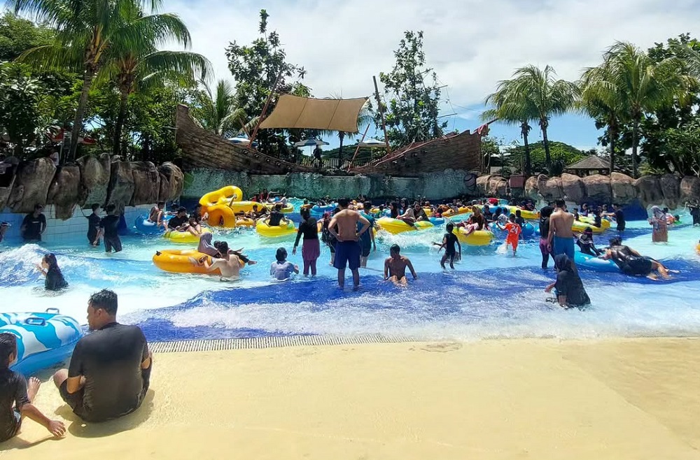 kolam renang di tangerang