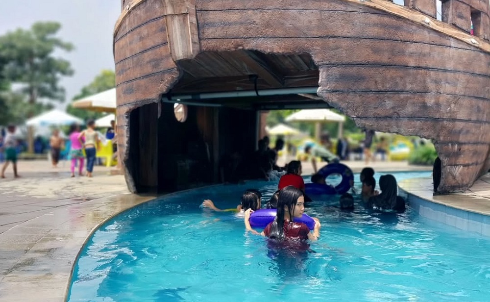 kolam renang di tangerang