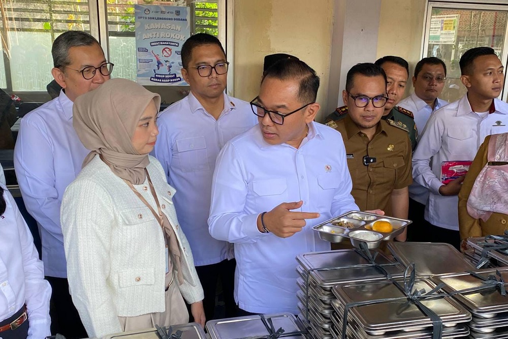 makan bergizi gratis di tangsel