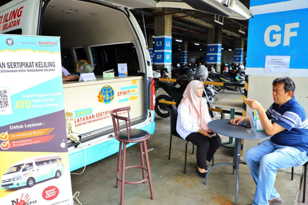 Mobil layanan Sertipikat Keliling di Tangsel