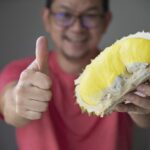 Cara makan durian