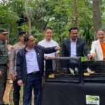 Grand Opening Aviary Park Indonesia oleh Raja Juli Antoni