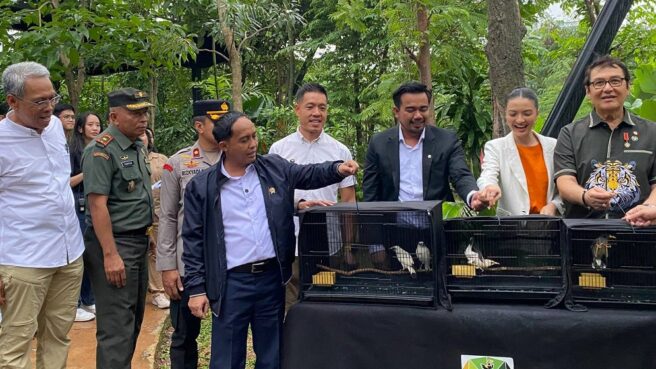 Grand Opening Aviary Park Indonesia oleh Raja Juli Antoni