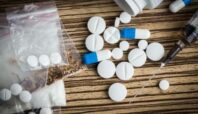 penjual obat terlarang