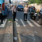 Kecelakaan di depan Terminal Pondok Cabe jalan M Toha Kecamatan Pamulang, Kota Tangsel yang menewaskan seorang pengendara motor. Foto: Satlantas Polres Tangsel