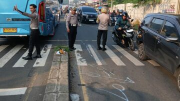 Kecelakaan di depan Terminal Pondok Cabe jalan M Toha Kecamatan Pamulang, Kota Tangsel yang menewaskan seorang pengendara motor. Foto: Satlantas Polres Tangsel