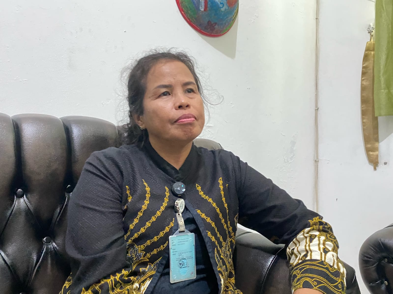 Kepala Sekolah Angkat Bicara Soal Penolakan Renovasi SMPN 20 Tangsel 2 Kepala Sekolah SMPN 20 Tangsel, Frida Tesalonik. Foto: Andre Pradana/Tangselife