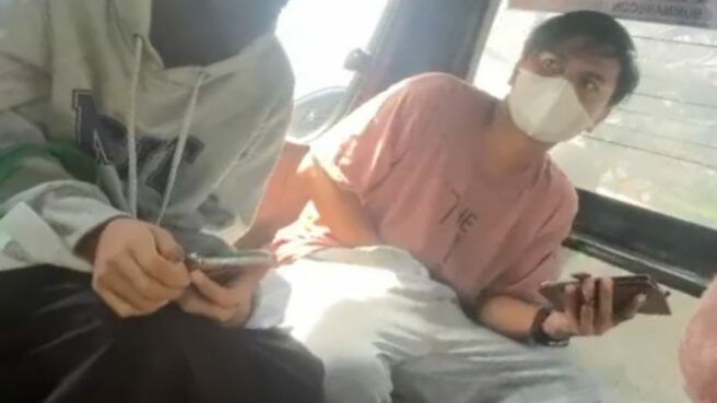 seorang pria di tangsel