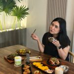 Sensasi Nongkrong di Cafe Korea Halal Pertama Dunia Bareng Anjing Bichon Super Gemas.