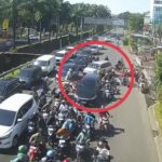 Kecelakaan beruntun yang terjadi di jalan Letnan Sutopo, Kecamatan Serpong, Tangsel. Foto: tangkapan layar