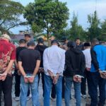 Pihak Kepolisian menangkap belasan orang dalam kasus pendudukan lahan BMKG di Tangsel, Sabtu (24/5). Foto: Andre Pradana/Tangselife