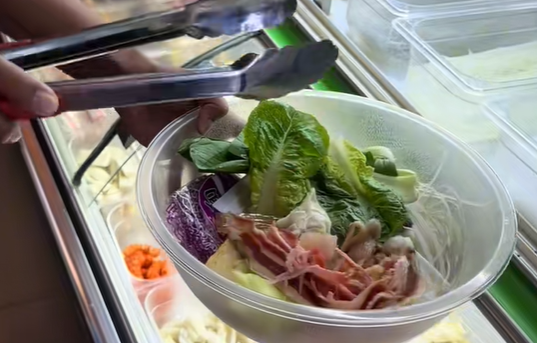 Yummy Malatang Citra Raya Tangerang: Restoran Halal Bergaya China, Pilih Sendiri Topping Sesukamu! 2 Sistem Self Service di Yummy Malatang.Foto: Tangkapan Layar
