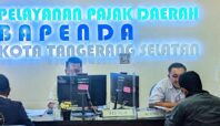 Pelayanan pajak di Kantor Bapenda Tangsel. Foto: Andre Pradana/Tangselife