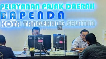 Pelayanan pajak di Kantor Bapenda Tangsel. Foto: Andre Pradana/Tangselife