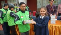 SWA dan Gojek salurkan 50.000 buku tulis kepada anak-anak ojol