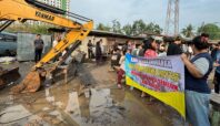 Pembongkaran bangunan liar di Roxy Ciputat